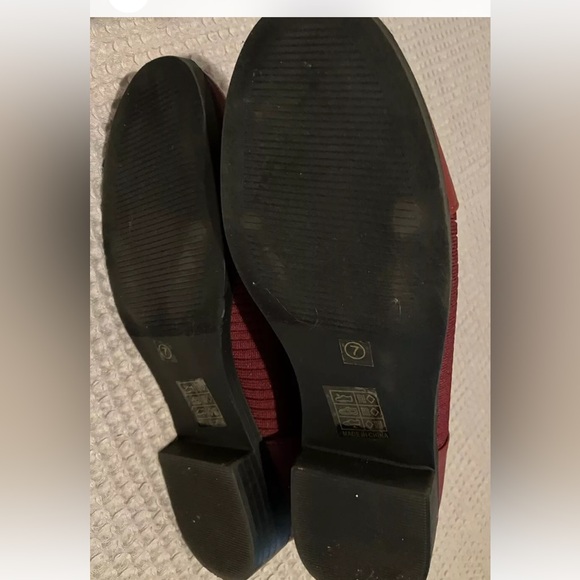 Journee Collection Red Zip Booties, size 7 - Picture 5 of 5